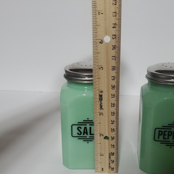 Jadeite Salt and Pepper Shakers - Picture 5 of 5